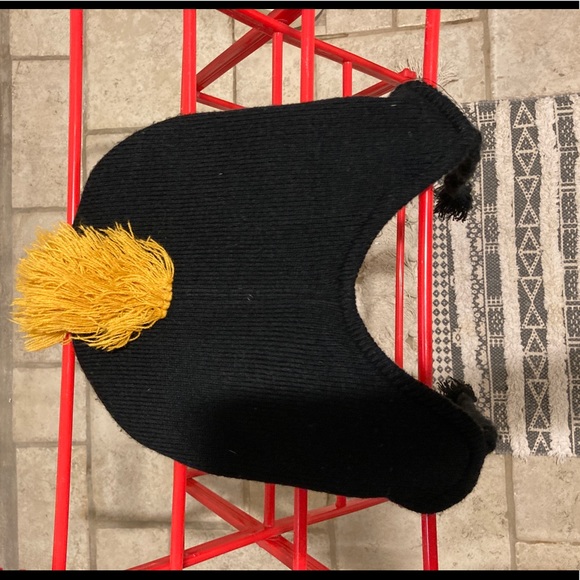 Retro Warner Brother Marvin the Martin Winter Hat w Tassels - Picture 5 of 7